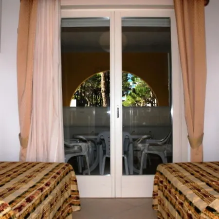Bright Steps From The Sea Apartamento *