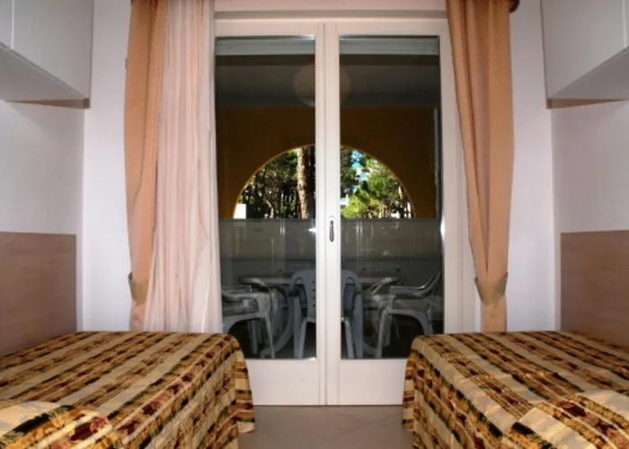 Bright Steps From The Sea Apartman *